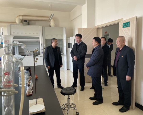 酒泉市政府黨組成員、副市長哈里別克來敦煌種業(yè)調研指導工作