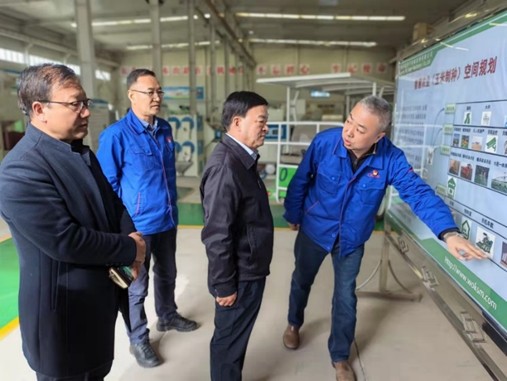 敦煌種業(yè)黨委書記、董事長(zhǎng)劉興斌等到奧凱種機(jī)、慶和農(nóng)業(yè)公司洽談交流